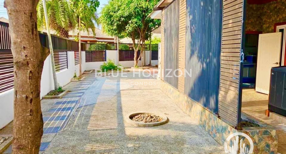 Villa zur Miete und zum Kauf mit 4 Zimmer in Huay Yai, Pattaya