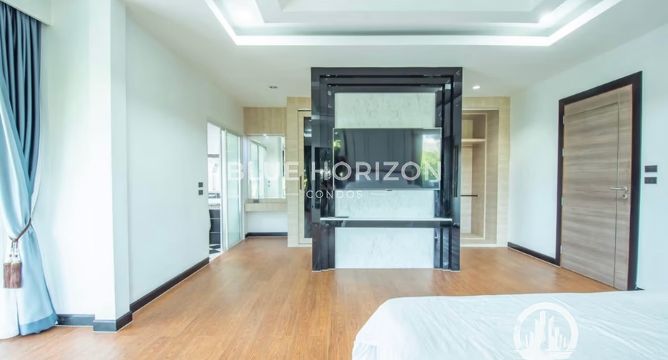 Villa zur Miete und zum Kauf mit 4 Zimmer in Huay Yai, Pattaya