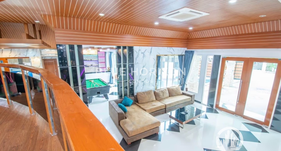 Villa zur Miete und zum Kauf mit 4 Zimmer in Huay Yai, Pattaya