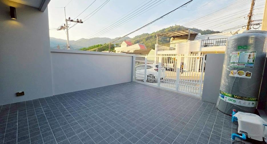 À vendre 3 chambres maison de ville à Kathu, Phuket