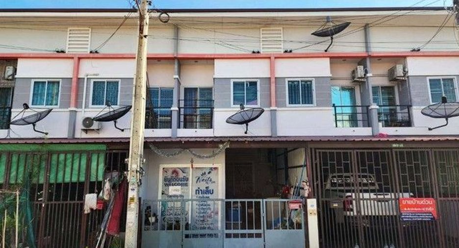 Reihenhaus zum Kauf mit 1 Zimmer in Ban Bueng, Chonburi