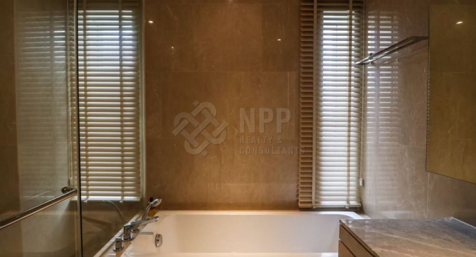 For sale 2 ベッドルーム condo in Khlong San, Bangkok
