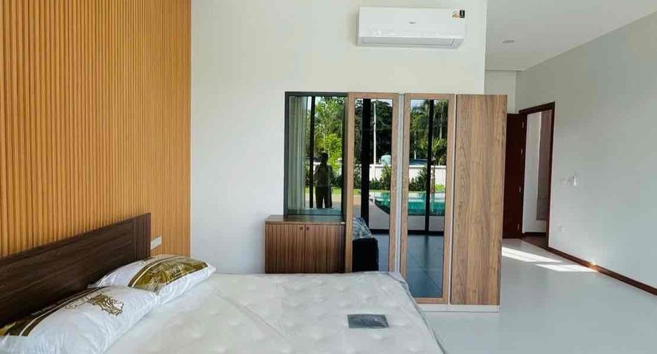 For rent 4 bedrooms villa in Bang Lamung, Chonburi