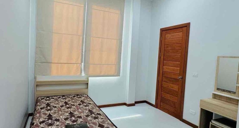 For rent 4 bedrooms villa in Bang Lamung, Chonburi