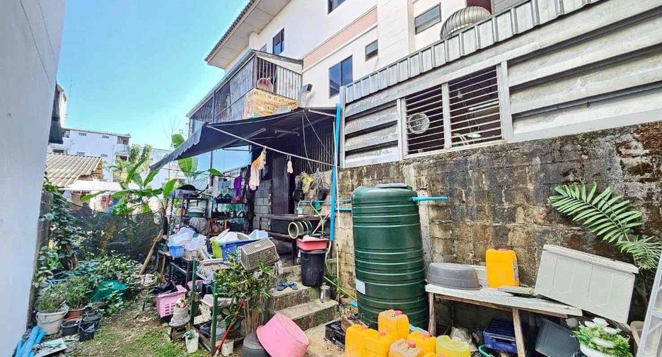 出售 2 卧室 联排别墅 在 San Sai, Chiang Mai