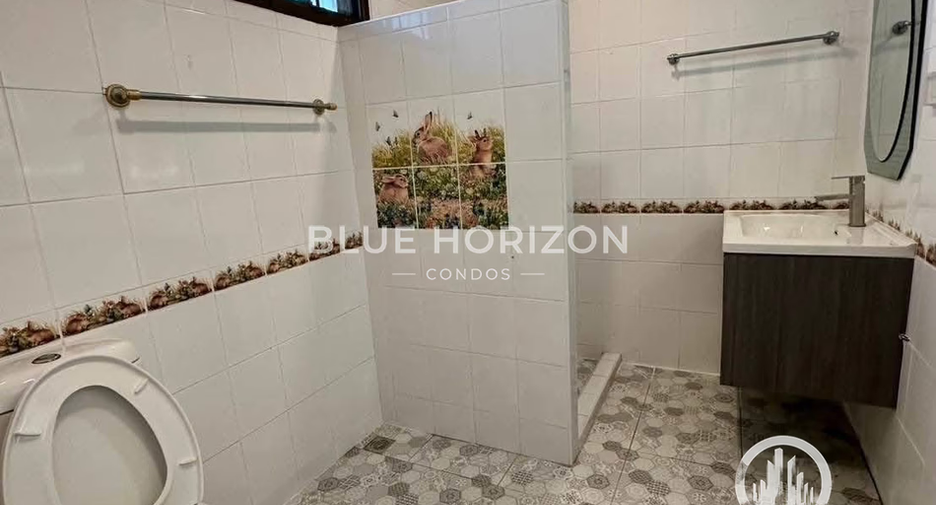 For rent 5 ベッドルーム villa in Bang Lamung, Chonburi