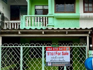 For sale 2 ベッドルーム townhouse in Saphan Sung, Bangkok