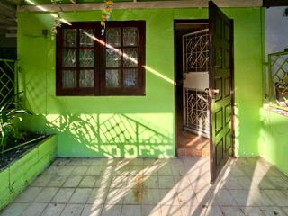 For sale 2 ベッドルーム townhouse in Saphan Sung, Bangkok