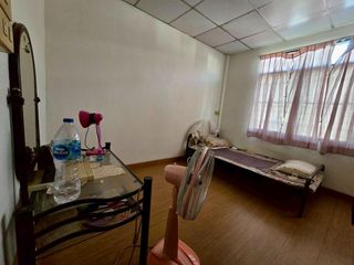 For sale 2 ベッドルーム townhouse in Saphan Sung, Bangkok
