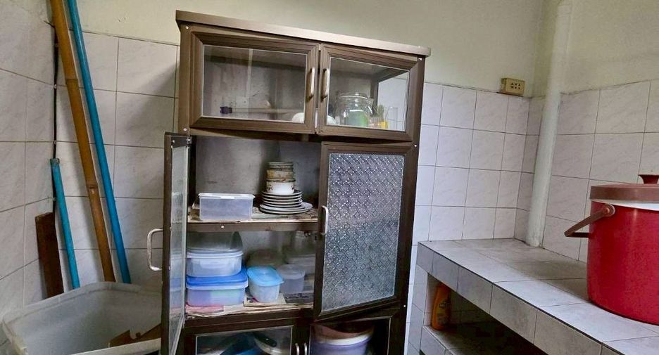 For sale 2 ベッドルーム townhouse in Saphan Sung, Bangkok