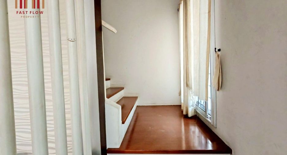 For sale 3 bedrooms townhouse in Lat Phrao, Bangkok