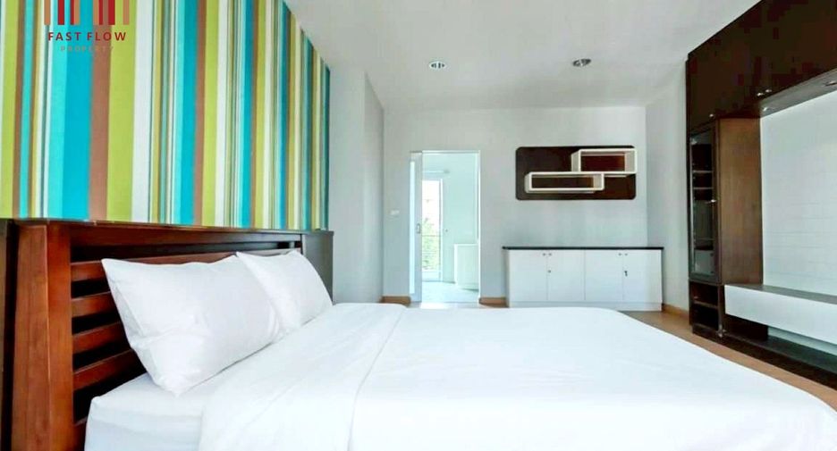 For sale 3 bedrooms townhouse in Lat Phrao, Bangkok