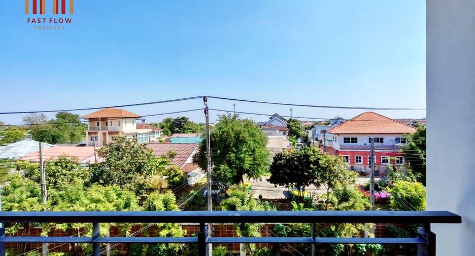 For sale 3 bedrooms townhouse in Lat Phrao, Bangkok