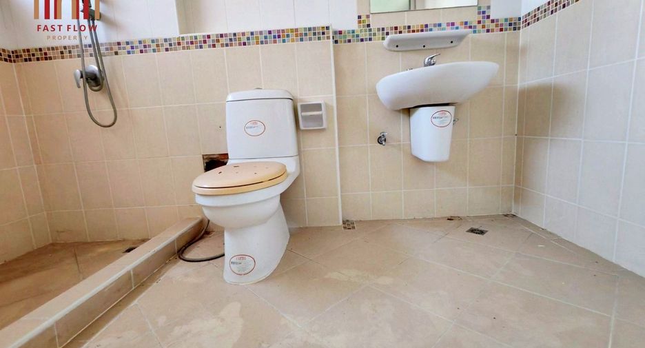 For sale 3 bedrooms townhouse in Lat Phrao, Bangkok