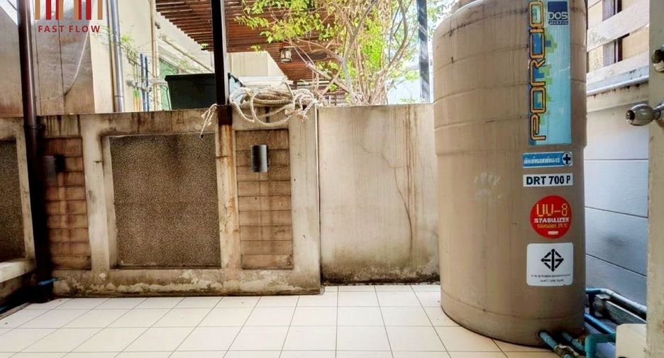 For sale 3 bedrooms townhouse in Lat Phrao, Bangkok