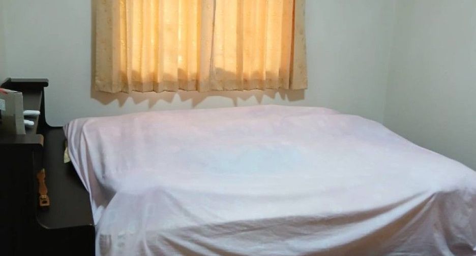 For sale 3 bedrooms townhouse in Khlong Luang, Pathum Thani
