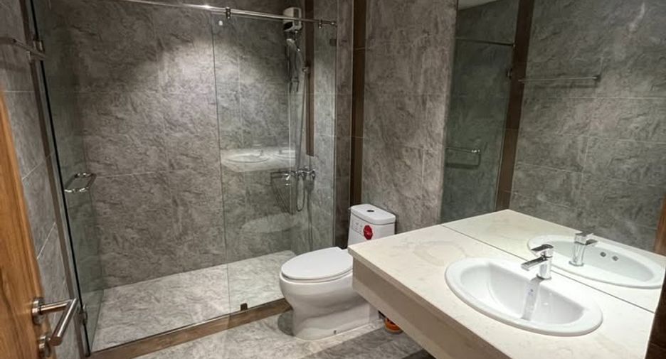 For rent 2 bedrooms condo in Sathon, Bangkok