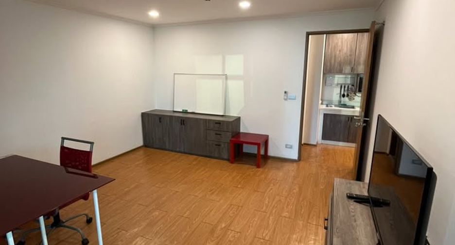 For rent 2 bedrooms condo in Sathon, Bangkok