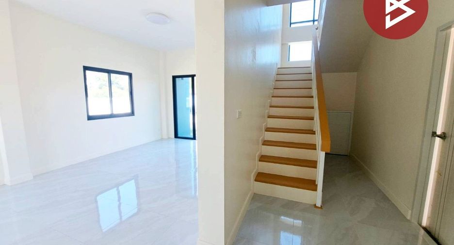 For sale 4 bedrooms house in Wat Sing, Chainat