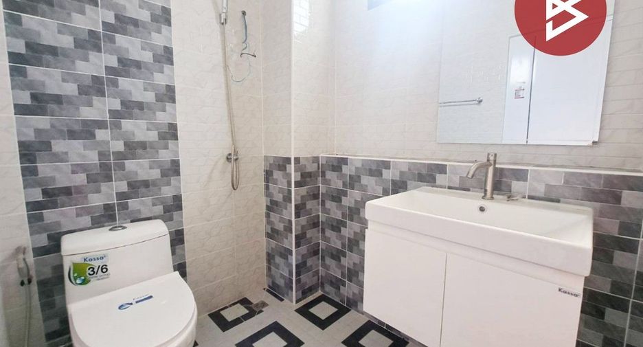 For sale 4 bedrooms house in Wat Sing, Chainat