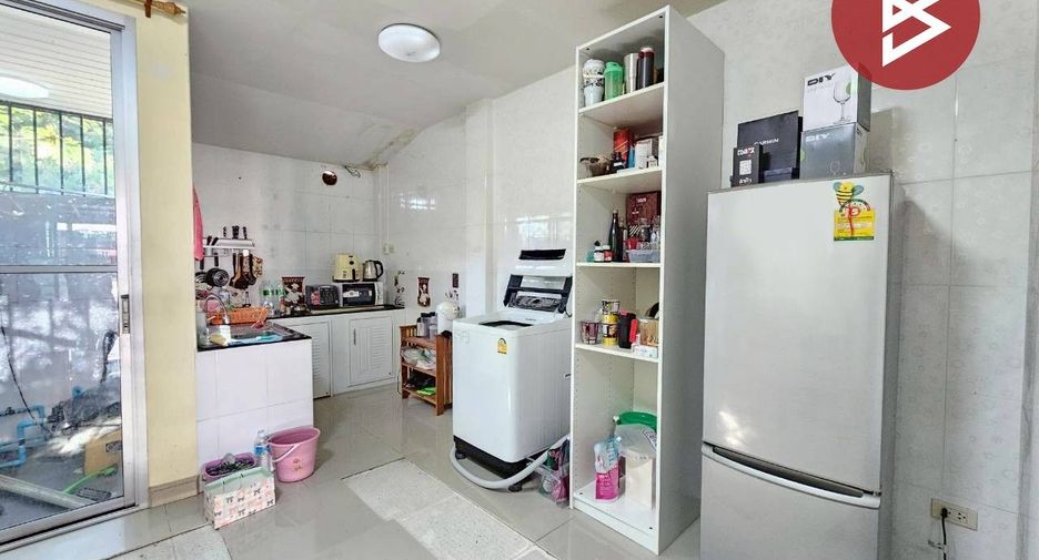 For sale 2 bedrooms townhouse in Bang Pakong, Chachoengsao