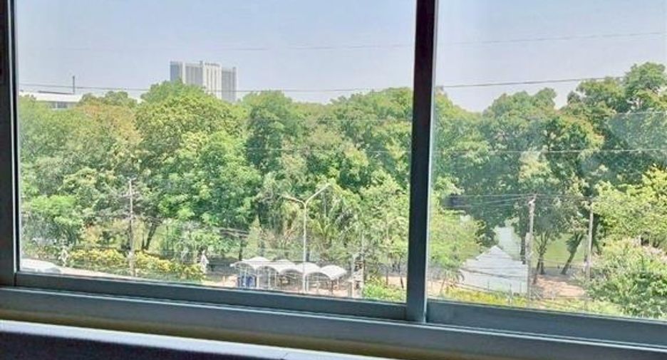 For sale 1 bed condo in Khan Na Yao, Bangkok