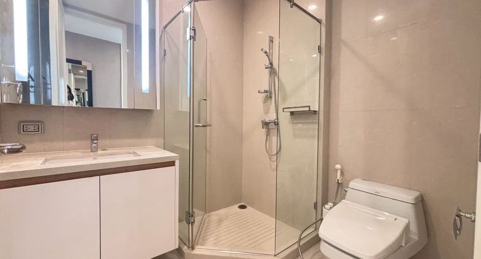 Wohnung zur Miete mit 2 Zimmer in Pathum Wan, Bangkok