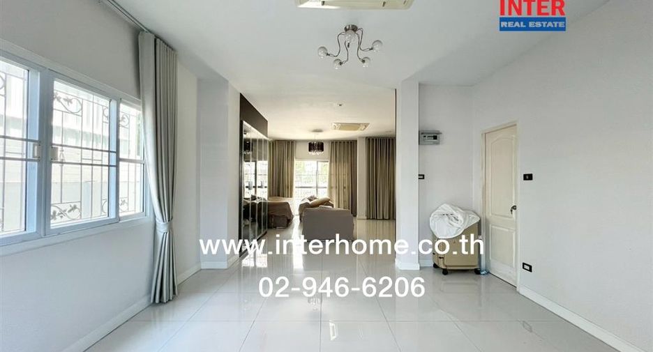 For sale 4 bedrooms house in Khlong Sam Wa, Bangkok