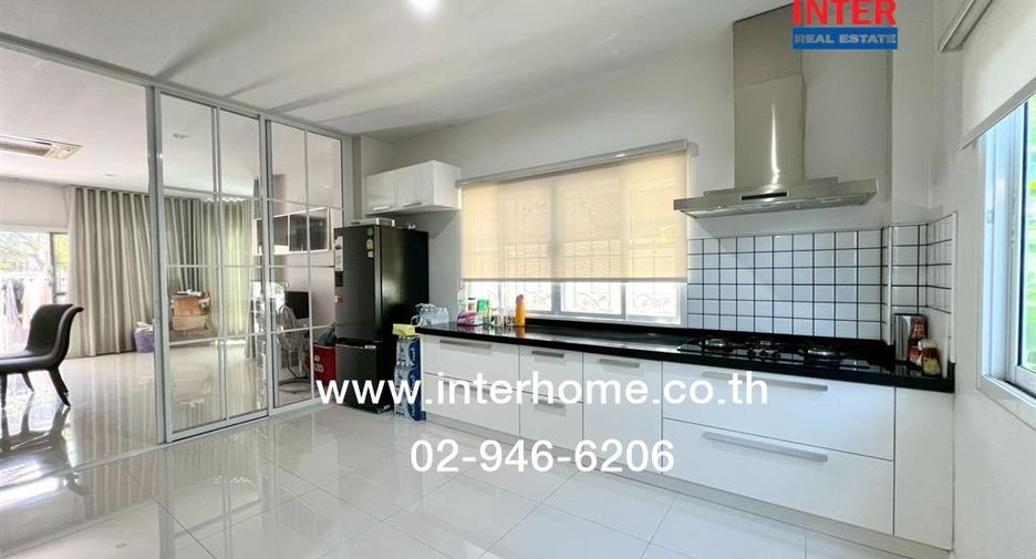 For sale 4 bedrooms house in Khlong Sam Wa, Bangkok