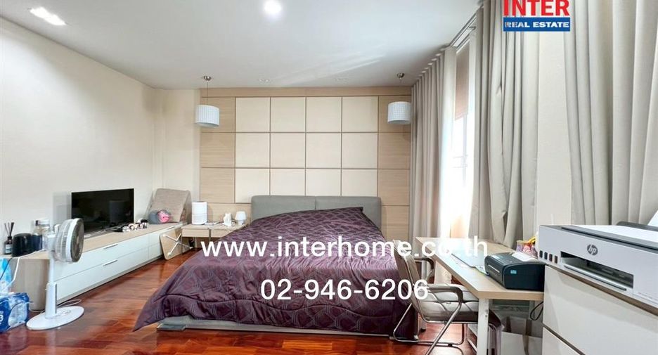 For sale 4 bedrooms house in Khlong Sam Wa, Bangkok