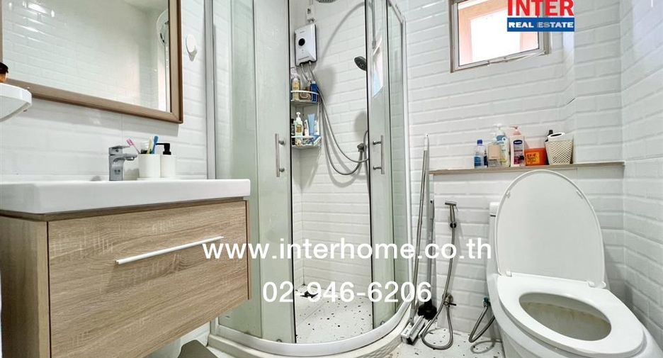 For sale 4 bedrooms house in Khlong Sam Wa, Bangkok