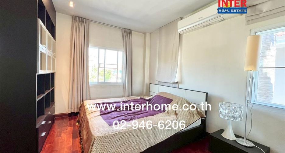 For sale 4 bedrooms house in Khlong Sam Wa, Bangkok