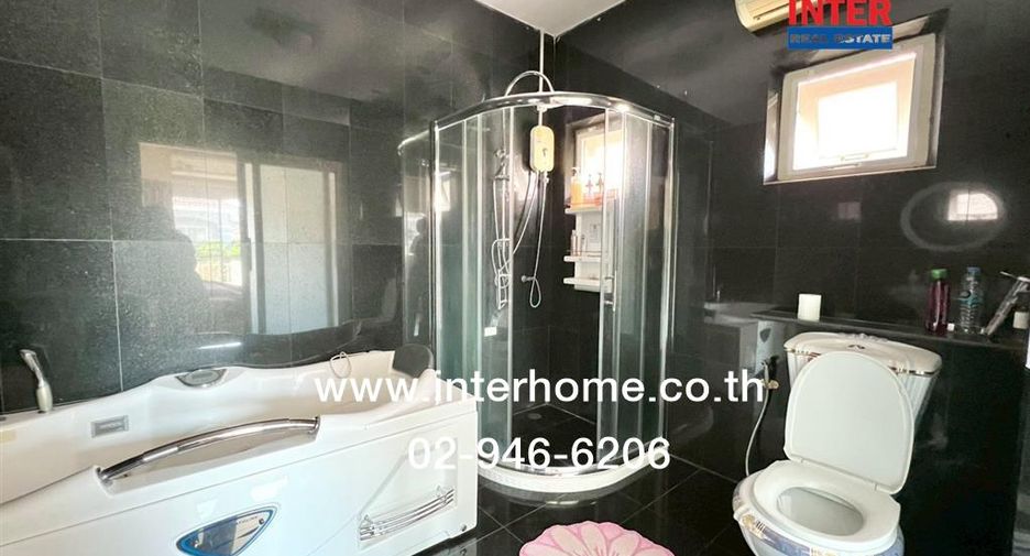 For sale 4 bedrooms house in Khlong Sam Wa, Bangkok