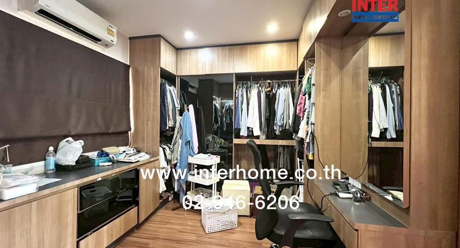 For sale 3 bedrooms house in Khlong Sam Wa, Bangkok