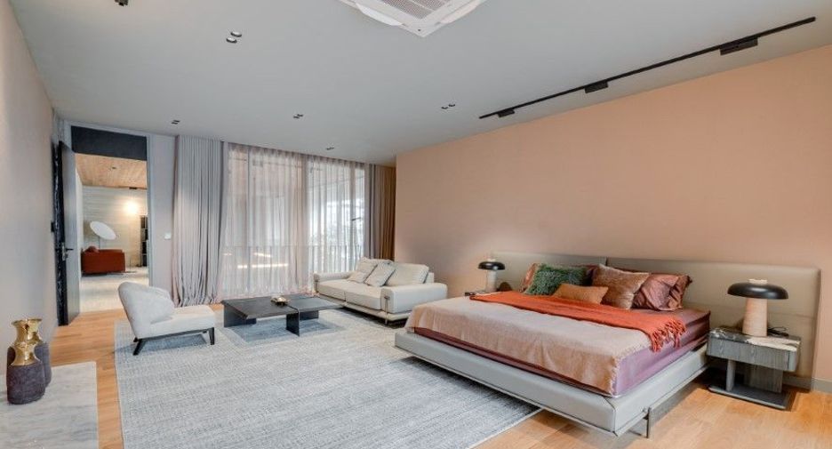 For sale 4 bedrooms house in Sathon, Bangkok