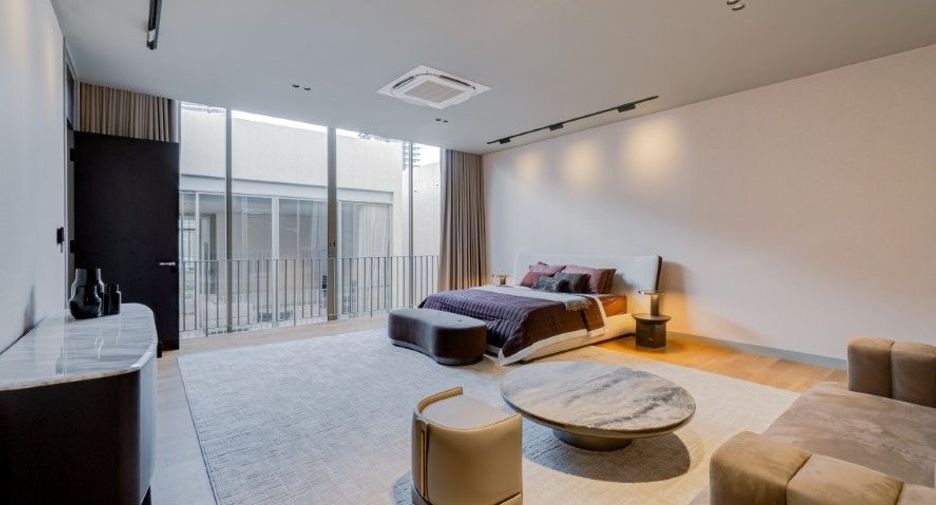 For sale 4 bedrooms house in Sathon, Bangkok