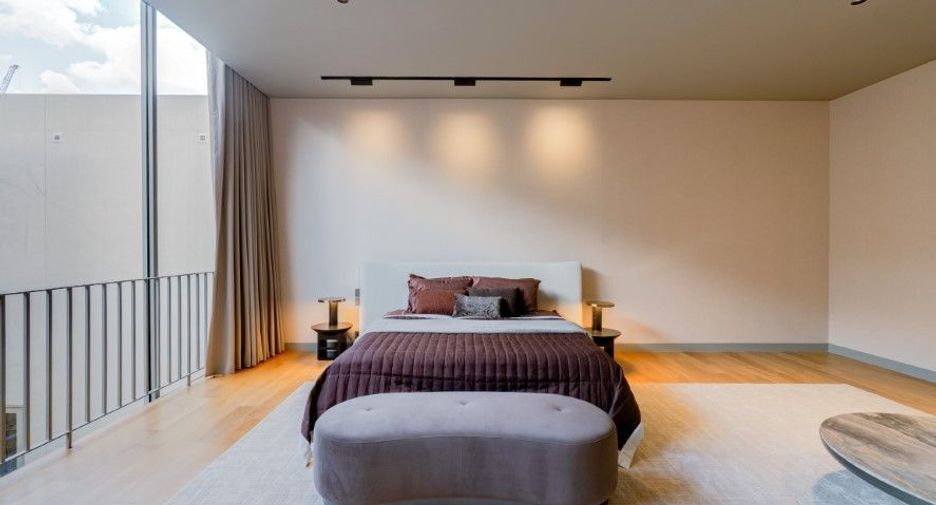 For sale 4 bedrooms house in Sathon, Bangkok