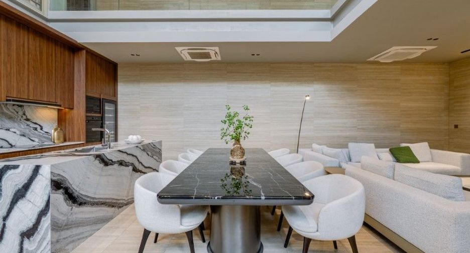 For sale 4 bedrooms house in Sathon, Bangkok