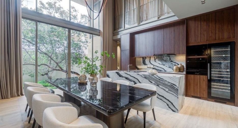 For sale 4 bedrooms house in Sathon, Bangkok