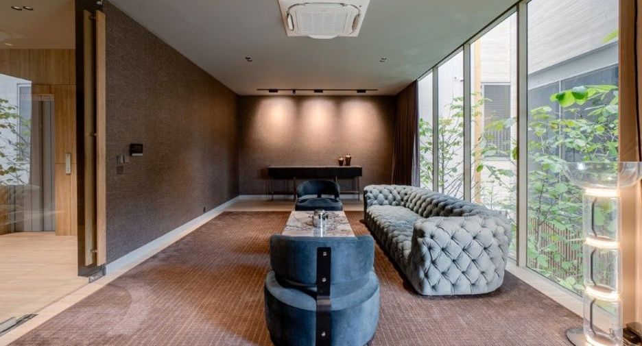 For sale 4 bedrooms house in Sathon, Bangkok