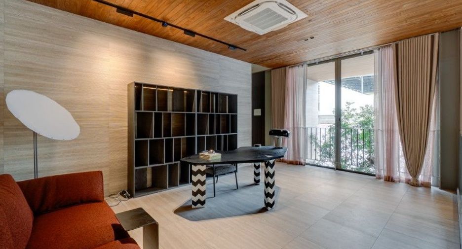 For sale 4 bedrooms house in Sathon, Bangkok