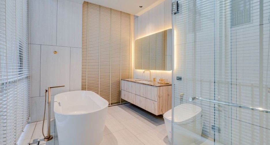 For sale 4 bedrooms house in Sathon, Bangkok