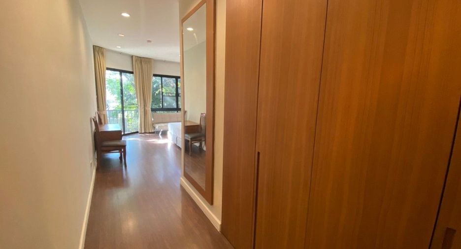 For rent 3 bedrooms house in Khlong Toei, Bangkok