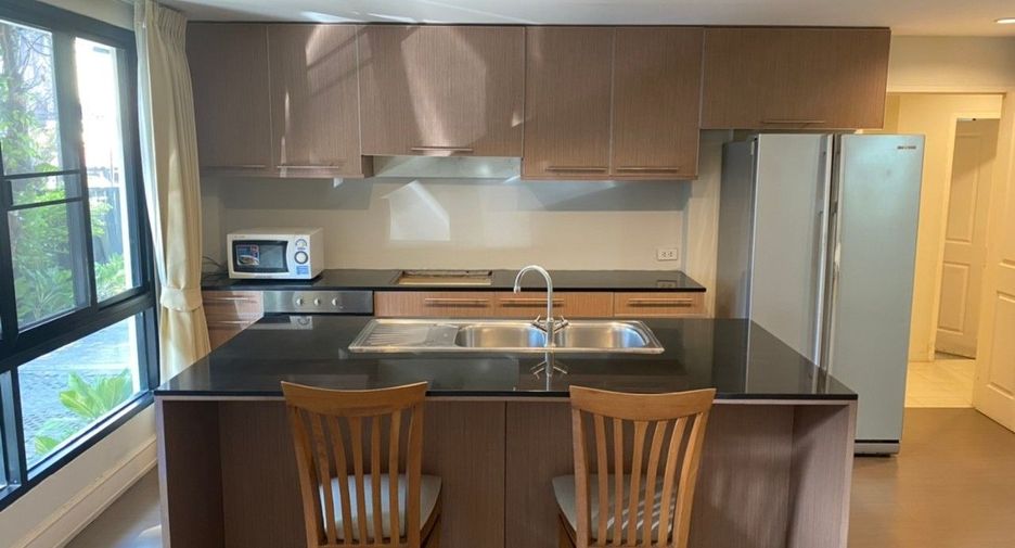 For rent 3 bedrooms house in Khlong Toei, Bangkok