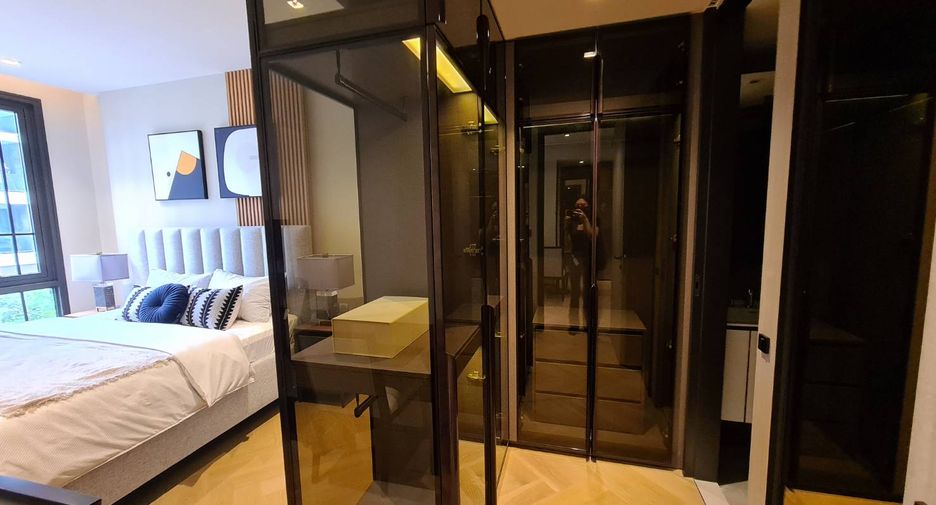 For rent 2 bedrooms condo in Watthana, Bangkok