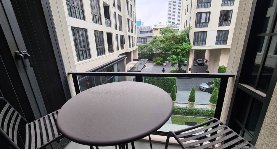For rent 2 bedrooms condo in Watthana, Bangkok