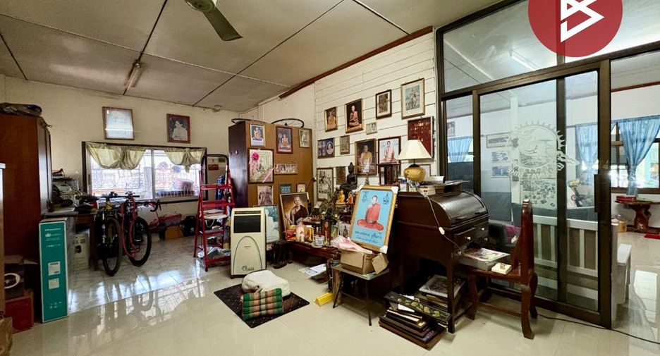 For sale 3 bedrooms house in Mueang Chai Nat, Chainat