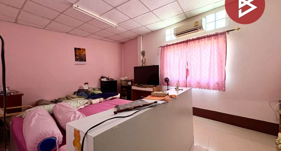 For sale 3 bedrooms house in Mueang Chai Nat, Chainat