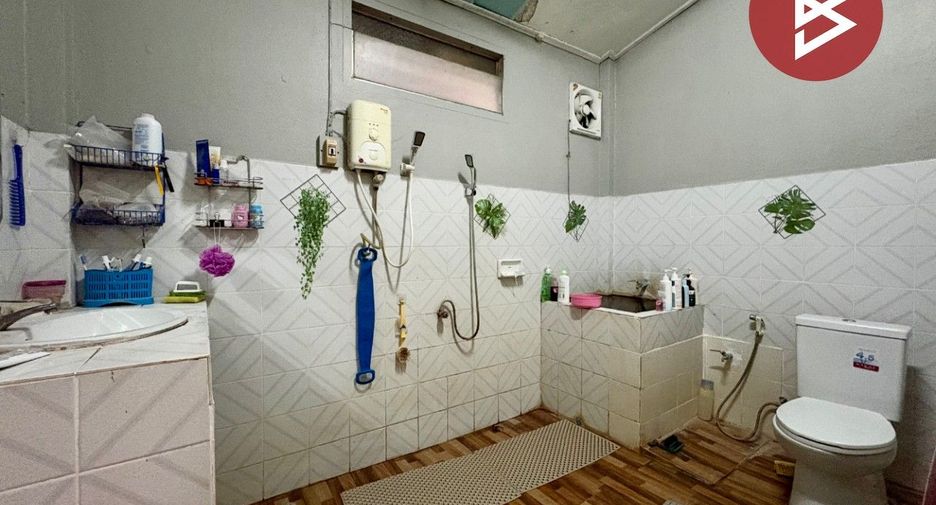 For sale 3 bedrooms house in Mueang Chai Nat, Chainat