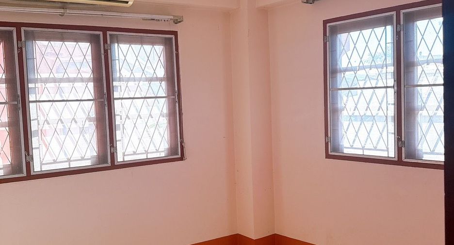 À vendre 6 chambres local commercial à Sattahip, Chonburi